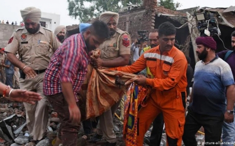 Ấn Độ: Nổ nhà máy pháo hoa, hàng chục người thương vong